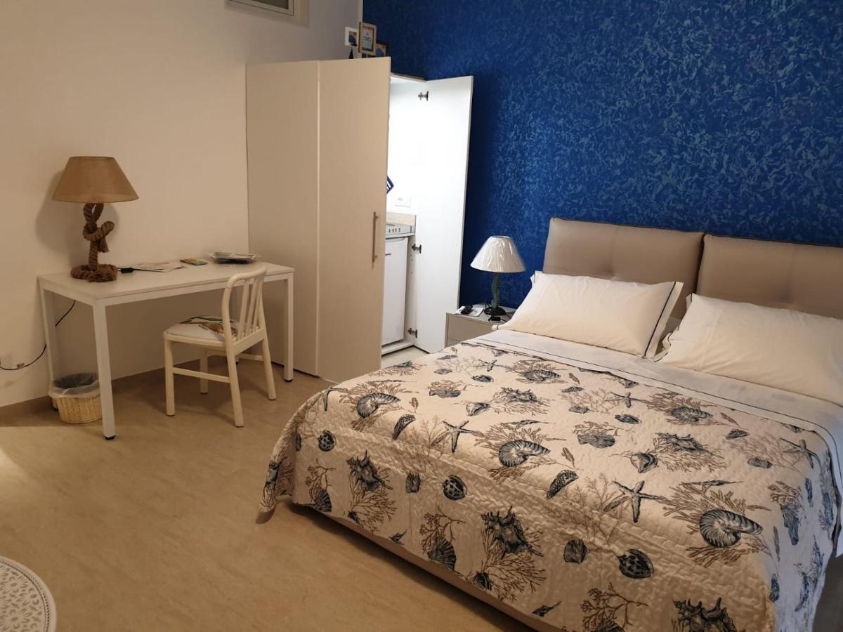 L'Approdo Hotel Bordighera Bagian luar foto